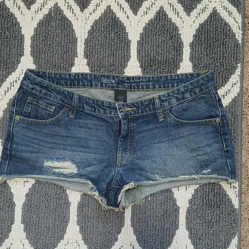 Denim shortie shorts
